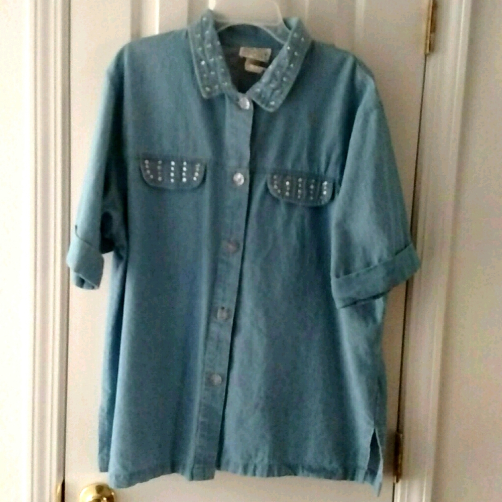 Woman's "JACKLYN SMITH SPORT" Embellished Denim Shirt